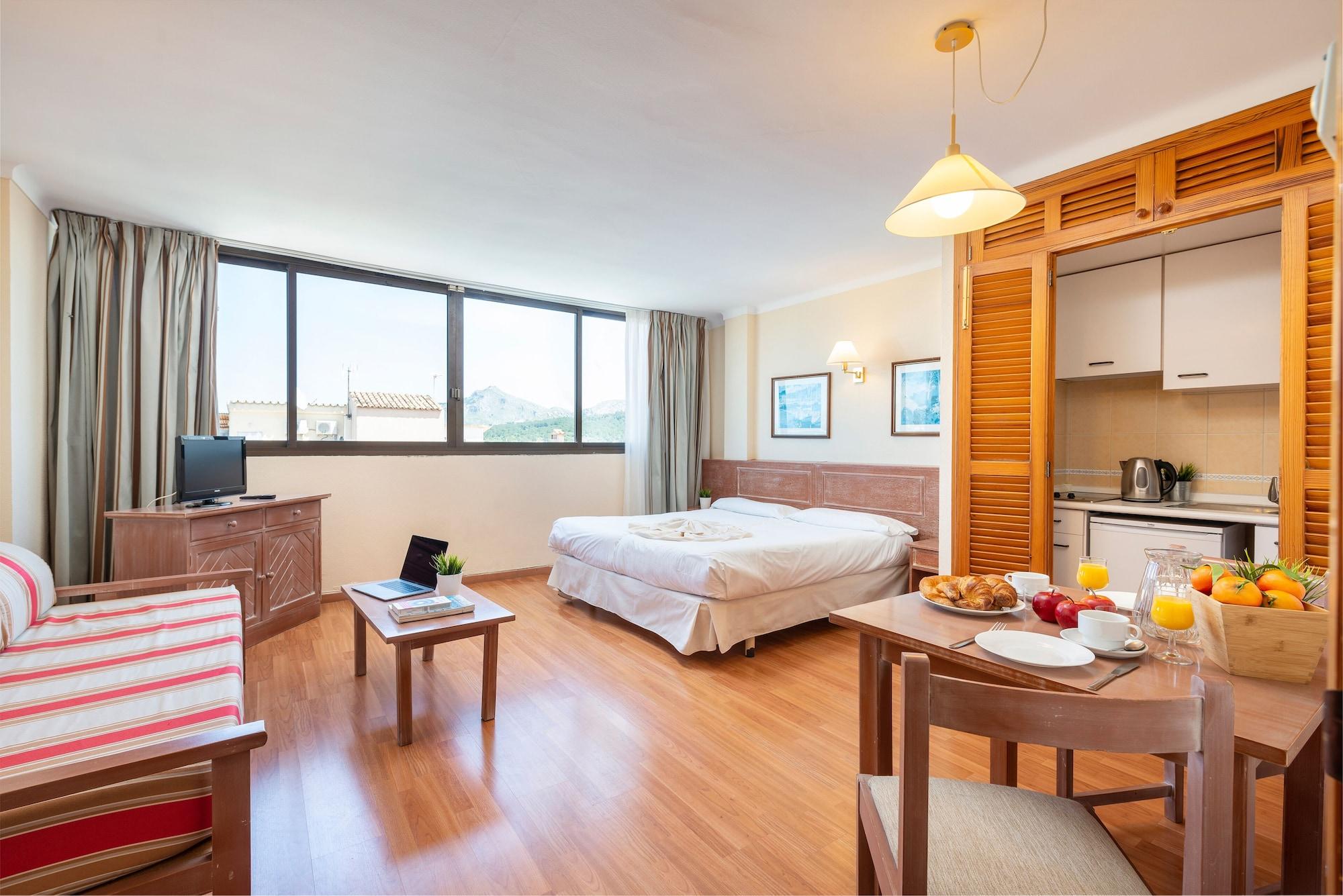 Apartamentos Carlos V Alcúdia Eksteriør bilde