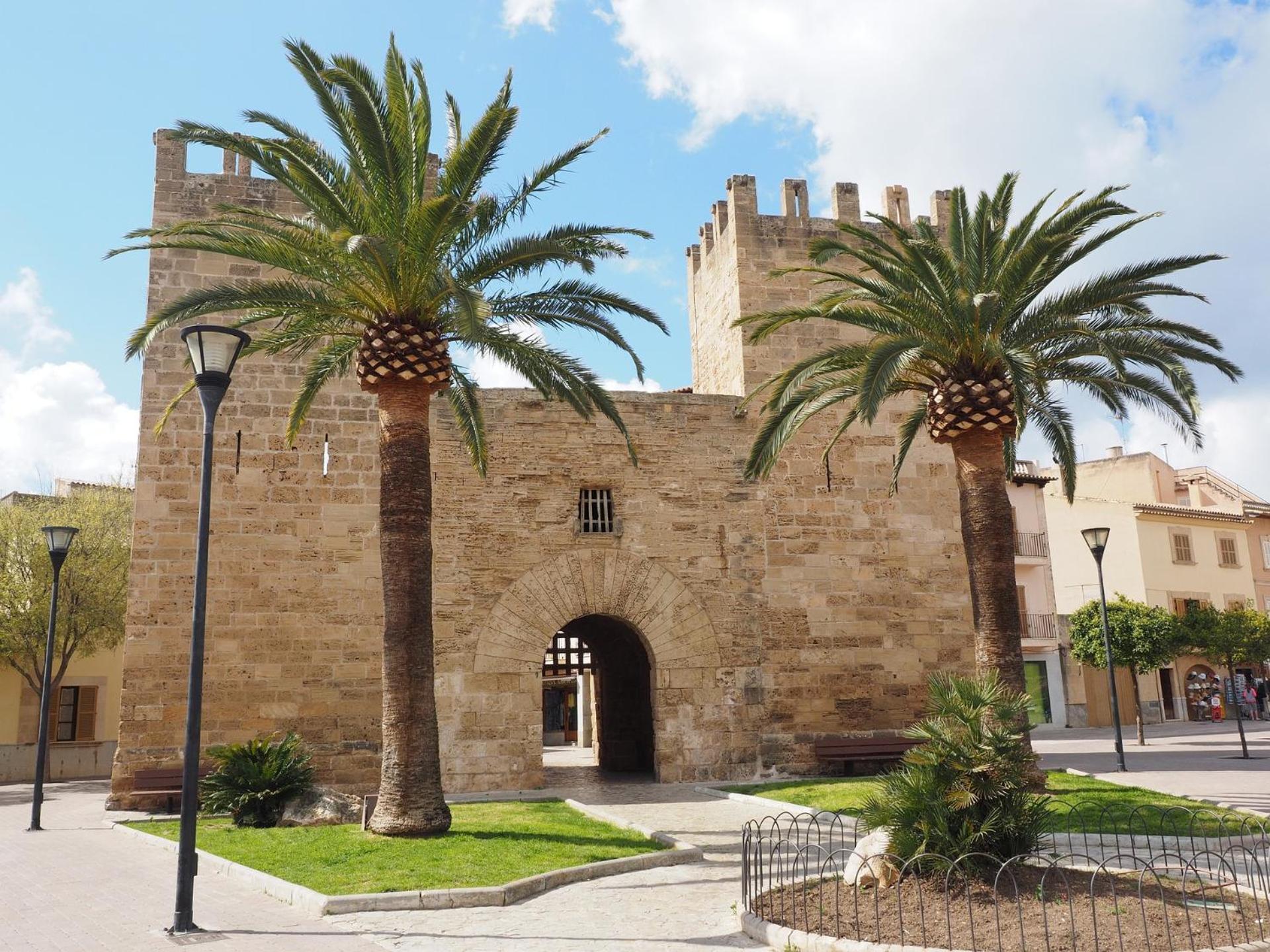 Apartamentos Carlos V Alcúdia Eksteriør bilde